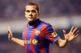 Dani Alves na lista de dispensas do Barcelona