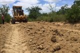 Prefeitura de Uauá patrola estrada que liga comunidades na zona rural Prefeitura de Uauá patrola estrada que liga comunidades na zona rural