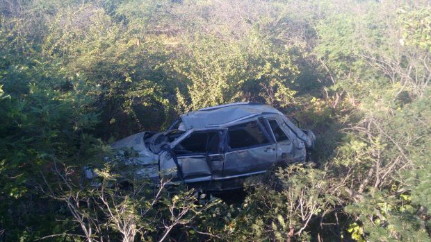 acidente4 carro fiat uno