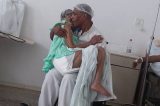 Maqueiro canta para paciente em hospital causa comoção nas redes