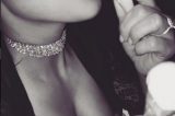 Kim Kardashian posta série de fotos calientes na web e choca seguidores