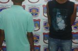 Polícia prende uma sacola com maconha