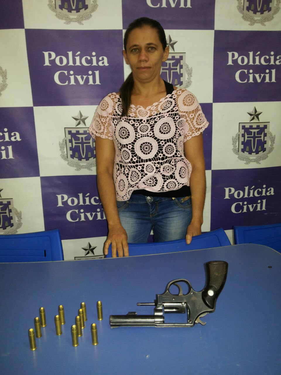 mulher armada