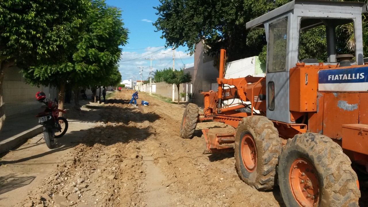 trator na rua