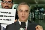“Barbudinho” invade SBT e mostra cartaz contra Globo, Cunha e Temer