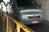Mais um veiculo entala no Pontilhão em Juazeiro