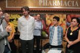 Prefeito condecora com medalha Nilo Coelho empresária Nelbe Freire, responsável pela Fenagri