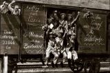 Alemanha assina armistício que põe fim à Primeira Guerra Mundial Alemanha assina armistício que põe fim à Primeira Guerra Mundial