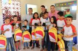 Prefeito Isaac entrega kits escolares e tablets na escola São Francisco de Assis em Itamotinga