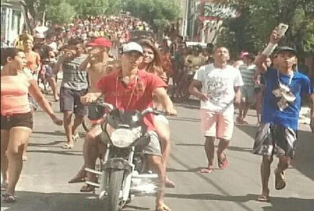 marcha PCC Comando Vermelho