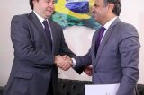Em primeiro compromisso público, presidente da Câmara sela aliança com Aécio Neves