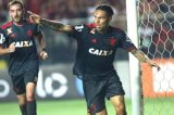 Flamengo derrota o lanterna América-MG e fica a dois pontos do G-4