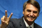 Bolsonaro se arrebenta de carro de som no chão