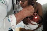 Pediatra do HDM orienta sobre a importância do Teste do Olhinho