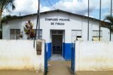 Preso foge algemado de delegacia