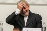 Polícia Federal indicia Lula e Marisa por corrupção e lavagem no tríplex do Guarujá Polícia Federal indicia Lula e Marisa por corrupção e lavagem no tríplex do Guarujá