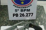 5° BPM PRENDE DOIS HOMENS COM REVÓLVER APÓS ASSALTO EM PETROLINA-PE.