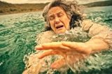 Globo exibe cena de afogamento em Velho Chico e é criticada