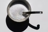 Nutricionista alerta para os perigos do “sal a gosto”