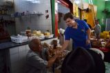 Miguel se reúne com profissionais da educação e faz caminhada no bairro Maria Auxiliadora