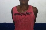 Polícia prende homem portando arma ilegalmente