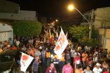 Caravana 77 arrasta multidão pelas ruas do bairro Sto Antonio