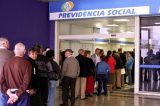 Aposentadoria média de parlamentar é 7,5 vezes superior à média do INSS