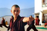 Como o kung fu se tornou o símbolo de uma nova era para monjas do Nepal
