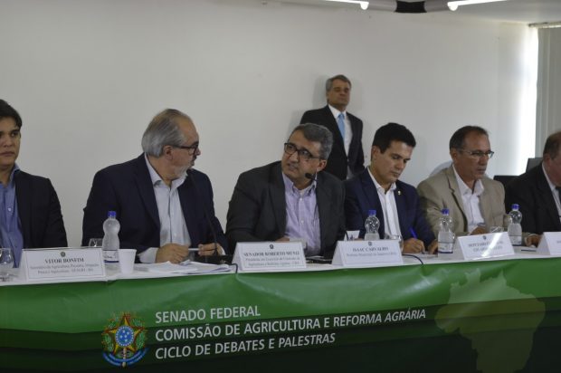 isaac-senado3