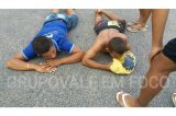 Polícia prende dois jovens Polícia prende dois jovens