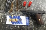 Polícia prende homem com pistola