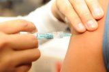 Vacina contra HPV começa a ser distribuída para meninos a partir deste ano