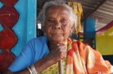 Indiana ‘de 105 anos’ vira heroína por ajudar aldeia a acabar com hábito de defecar a céu aberto Indiana ‘de 105 anos’ vira heroína por ajudar aldeia a acabar com hábito de defecar a céu aberto