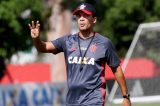 Zé Ricardo tem ajuda de Mozer no Flamengo, mas gerente sofre para se adaptar