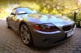 Homem rouba BMW, dorme dentro do carro e termina preso à distância por sistema de segurança