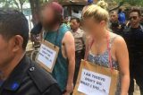 A polêmica ‘caminhada da vergonha’ para punir turistas acusados de crimes em ilha indonésia