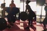 Giulia Costa pega pesado na malhação e surpreende com levantamento de peso; vídeo