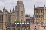 Para aumentar diversidade, universidade britânica decide facilitar ingresso de alunos de baixa renda
