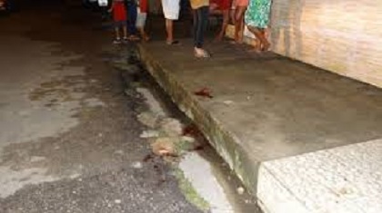 sangue-na-calcada