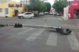 Vento derruba semáforo em Juazeiro