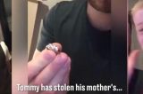 Estudante ‘rouba’ anel de diamantes da mãe para pedir coleguinha em casamento