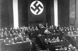 Hitler forma novo governo e inaugura terceiro Reich