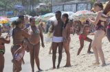 Nego do Borel mostra carinho e respeito aos fãs