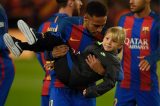 Filhos de Messi, Neymar e Suárez já jogam juntos na base do Barcelona
