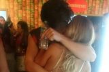Ginasta Jade Barbosa troca beijos com Raphael Sander, ex de Carol Castro