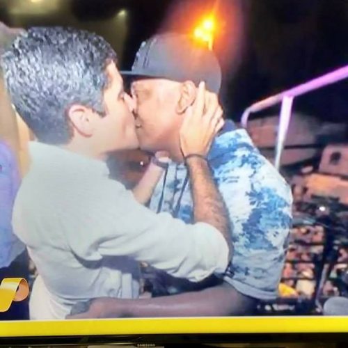 beijo de acm neto