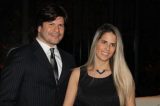 Cantor deixa esposa por funcionária da Globo Cantor deixa esposa por funcionária da Globo