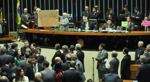 camara-urgencia-reforma-trabalhista-748×410