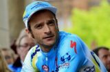 Ciclista campeão da Volta da Itália morre atropelado durante treino