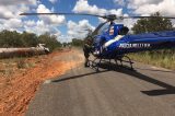 Caminhão tomba na Bahia e Grupamento Aéreo da PM socorre motorista